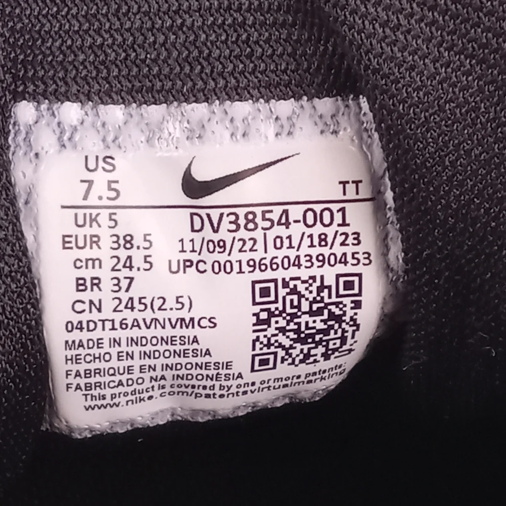 Nike Black and White Women's Pegasus 40 Running Shoes